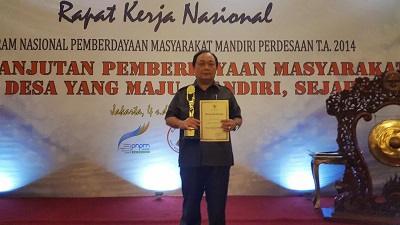 Pembina PNPM Terbaik, Gubernur Sulut Terima Penghargaan 